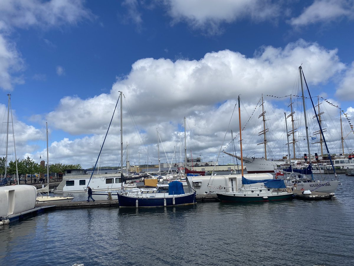 maheenkhan02's tweet photo. What an amazing week with this bunch🤩 Thanks to @RyskulovR and #Aldo for organising this exciting microfluidics workshop, ofc we took some time to admire the beauty of this town #chalmers #sweden 🇸🇪 #Mariecurie #CREaNet @AlSuperlopez @Ludovic25738570 @CharuSh2302 @Lacey_VC 😉 https://t.co/w8cIxagiLF