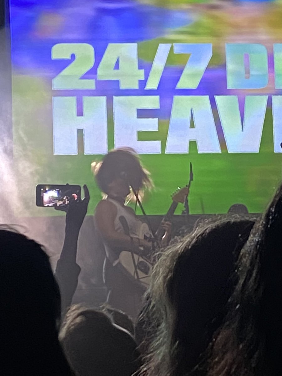 Fuzzed Out Radio Show tweet media