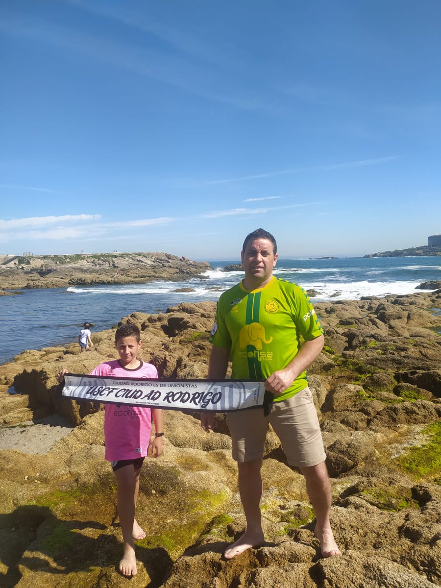 Ivanchi82151237's tweet photo. Ya estamos aqui te vengo a animar🎶🎶 @UnionistasCF. @USCFmirobriga. 🏳️🏴🤙 https://t.co/ANNL6GCFrN