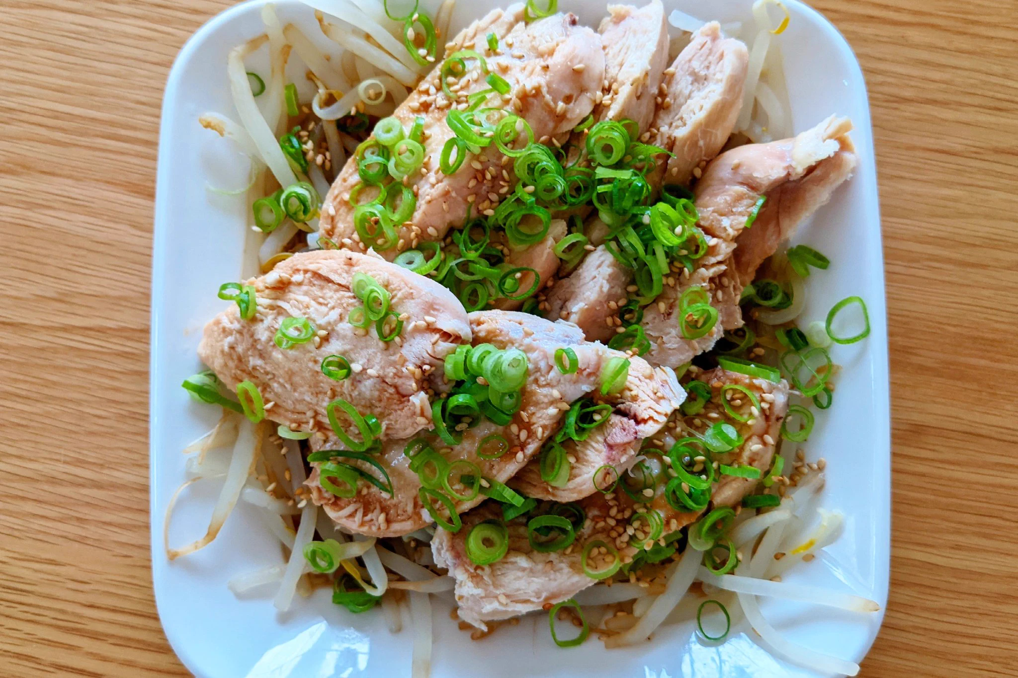 程よい酸味がたまらない！レンジで簡単にできる、甘酢よだれ鶏。