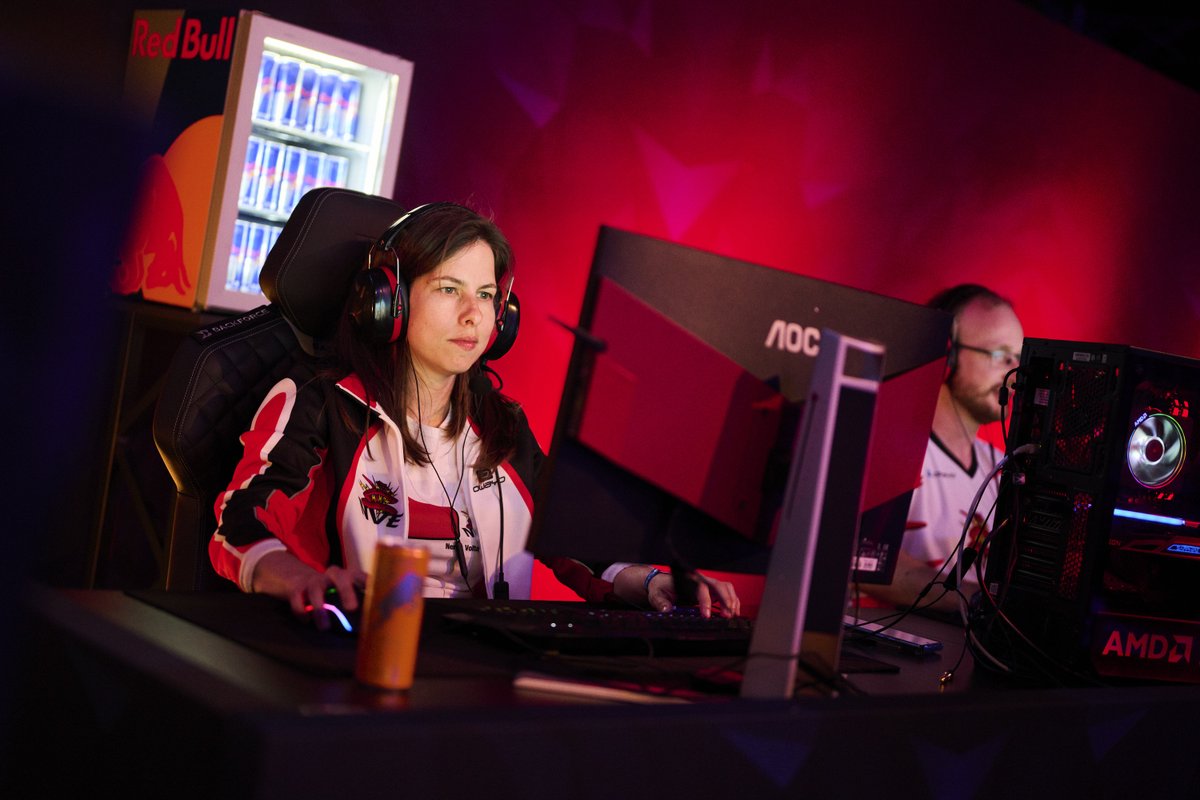 Die eSports Turniere bei #RedBullpLANetone gehen heute in die heiße Phase 🔥

🏎️ Rocket League Finale ➡️ 13:00 Uhr
🧙 League of Legends Finale ➡️ 20:00 Uhr
🔫 CS:GO Finale ➡️ 22:00 Uhr

🔴 Im Livestream auf twitch.tv/redbullzockt100