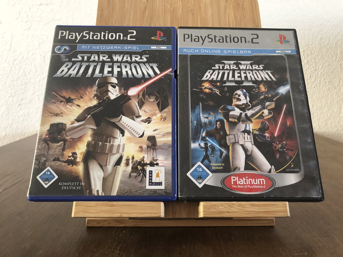 FeelFree2Play's tweet photo. Zum gestrigen Start von #ObiWan auf #DisneyPlus überkommen uns nostalgische Gedanken. Unsere #Retrohelden aus der #PS2Ära haben uns direkt wieder ein schmunzeln auf die Lippen gezaubert. Ganz nach dem Motto: #oldbutgold
#StarWars #StarWarsJediSurvivor #StarWarsBattlefront https://t.co/mxJB6IfgsJ