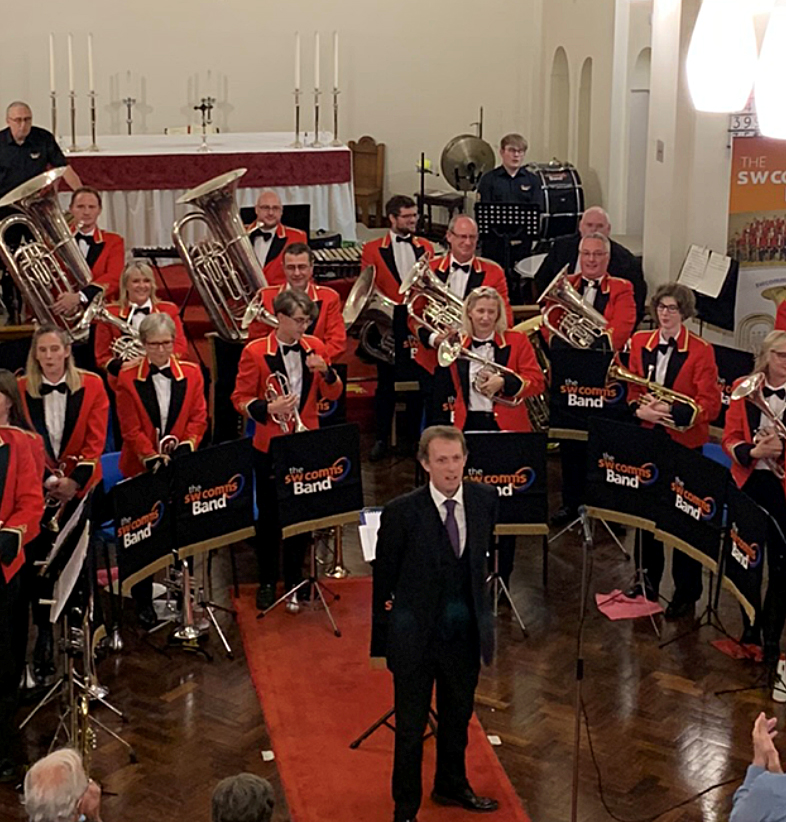 ExmouthFestival's tweet photo. 👑 Jubilee celebration day at Exmouth Festival 

SW Comms Band
Sunday 5 June, 1pm

The top-ranking Brass Band in Devon. Public entertainment through traditional brass band music, along with some modern pop songs. https://t.co/5fxDxUHu4v