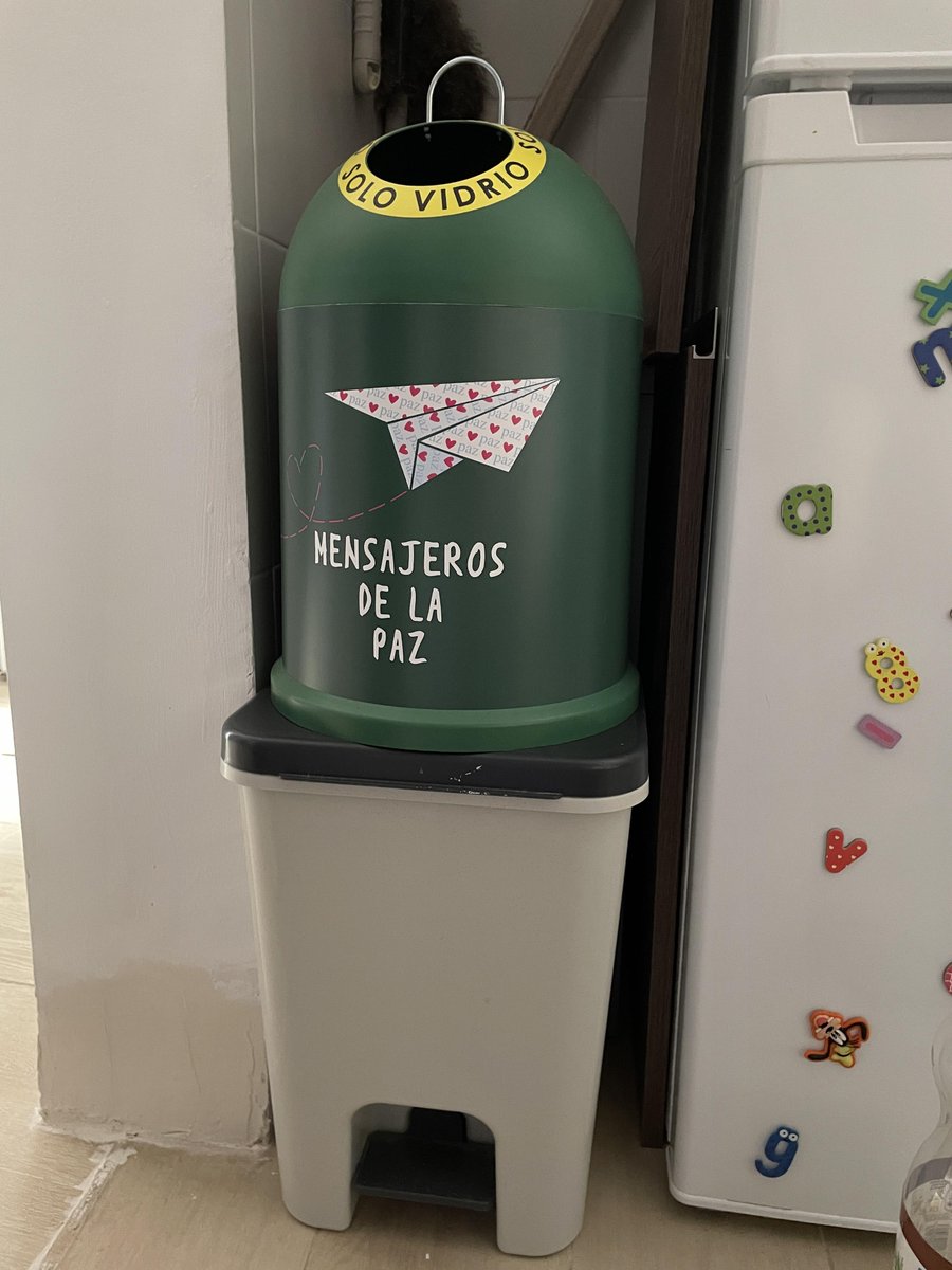 #SolucionesAlCubo <a href="/ecoembes/">Ecoembes</a>   
Nosotros en casa lo reciclamos TODO!!! Tenemos el cubo de orgánico y un minuglú para el vidrio y muy orgullosos, y tú??
 #reciclaje #elvidrioserecicla #minigluencasa