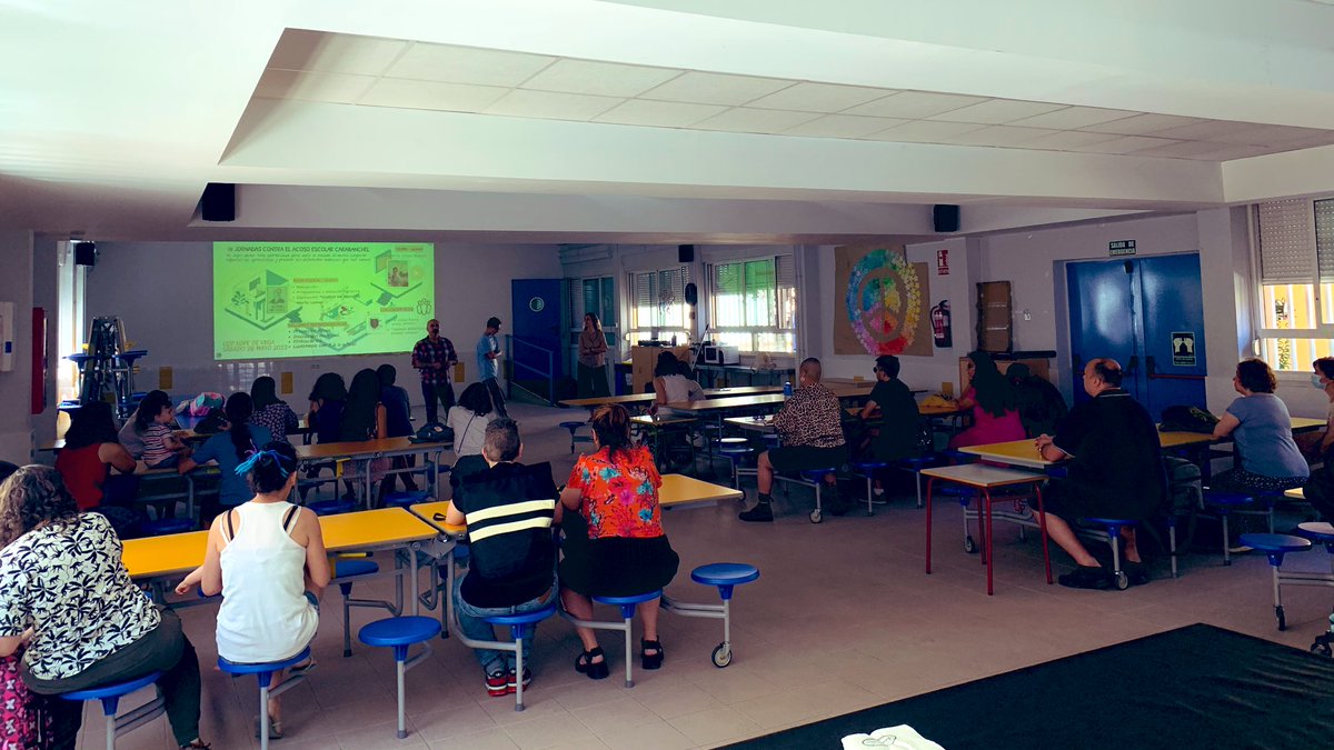 Arrancan las jornadas contra el acoso escolar de Carabanchel en el <a href="/ceiplopedevega/">CEIP Lope de Vega</a>! Con @teacher_ira @kamipnasqo <a href="/LaMuy/">María LaMuy</a> <a href="/isramaesfran/">Jimaf</a> <a href="/MariadeMagdala3/">Maria de Magdala (aka Tatiana Romero)✳️🇵🇸</a> y muchas más! Y muchas familias que nos acompañan #MolaTantoElLope #LaPúblicaMolaMás