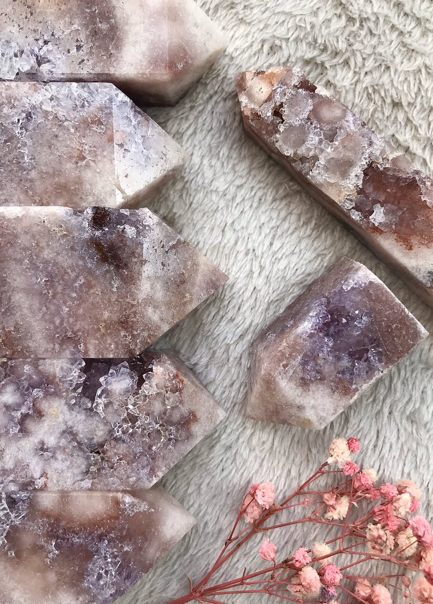 sophkovacs's tweet photo. Pink O’clock Live 🍧💞 10/06 🌸
Instagram: @chronic_crystals https://t.co/Gn9HZXYxQh