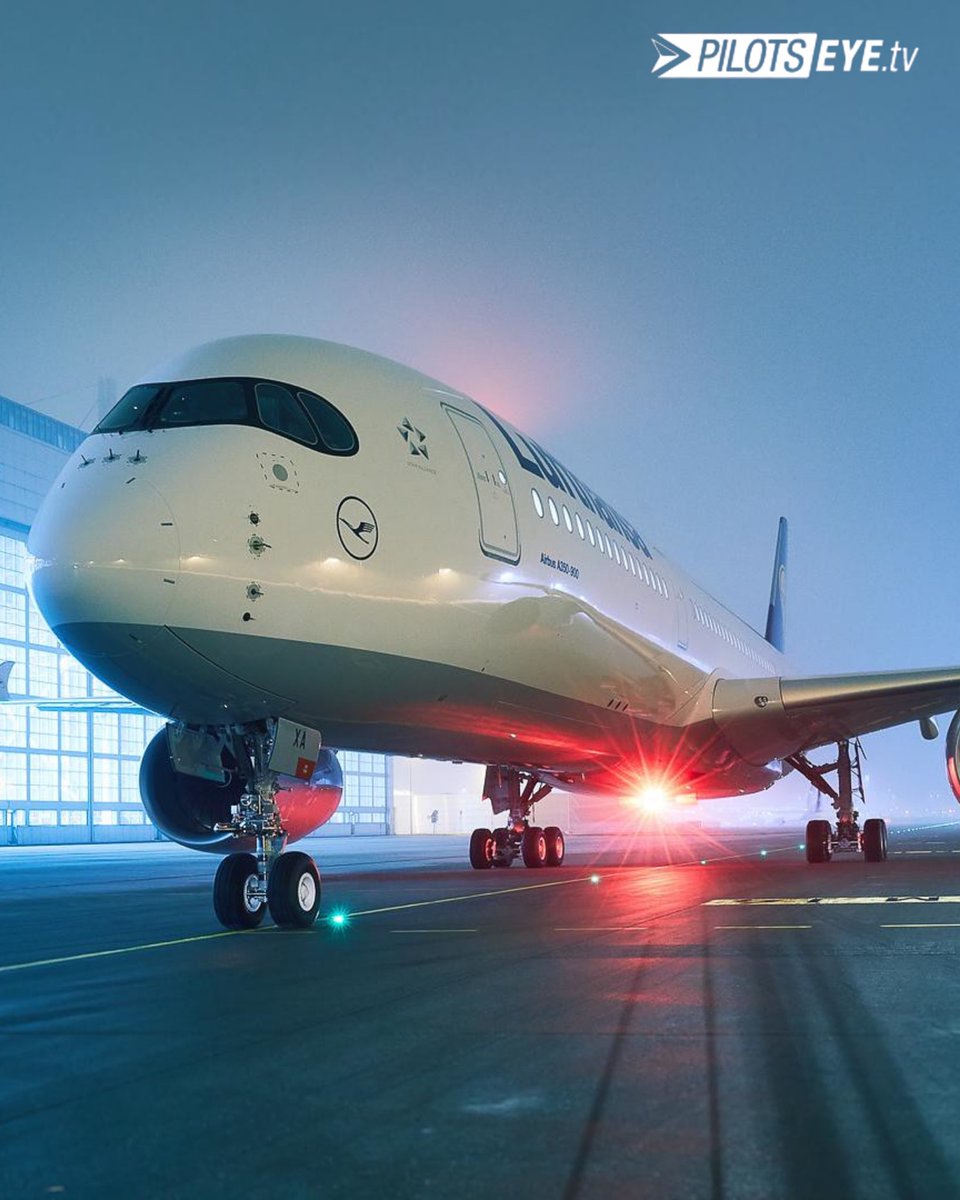 PilotsEYE's tweet photo. ✈ COME FLY WITH US! Hast du schon unseren Beitrag auf Instagram gesehen? Mit 10 HD-Kameras im Cockpit zeigen wir dir die besten Videos aus Pilotensicht! Folge uns jetzt auf Instagram.  

Hier geht’s zu unserem Profil: https://t.co/iS3gPuMwbH

#pilot #pilotseye #cockpit #airplane https://t.co/0XnpRhm6Wm