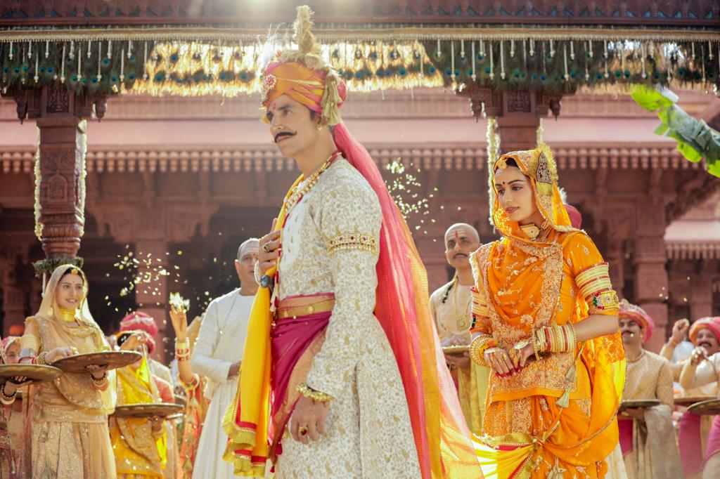 KIWWORLD's tweet photo. Makhmali has to rank as one of the most soulful romantic tracks of my film career!’ : Akshay Kumar on the romantic track of the season from Prithviraj, sung by Arijit Singh and Shreya Ghoshal.
@akshaykumar @manushi_chhillar @yrf
Download #Meworld app : https://t.co/vJnX6O0CvY https://t.co/d84c2ew6tj