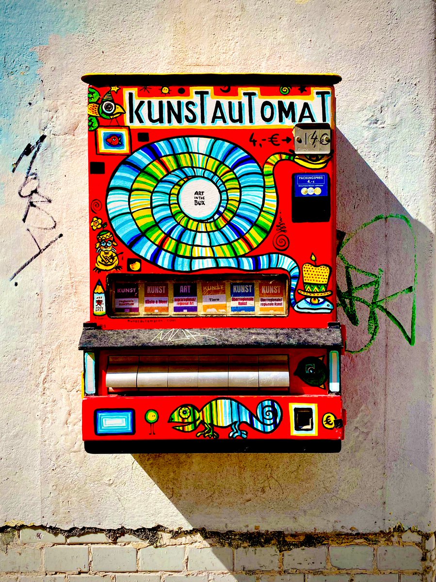 Kunst to go ❤️
!B
(Was man auf dem Weg zum Bäcker alles findet)