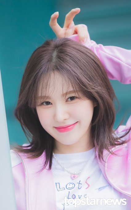 Seventeenにtxt 韓国アイドルの間で大流行 ギャルピース に続く新たなトレンドポーズ ルピーピース っていったい何 Odiodi