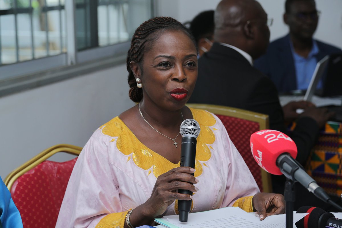UNFPA_TOGO's tweet photo. A la tête de la délégation de @UNFPA_TOGO à Bouaké 🇨🇮, la RR @JosianeYaguibou a indiqué l'opportunité du projet "2 heures pour la vie" à faire avancer l'agenda de la réduction de la mortalité maternelle 
 @UN_Togo @UNFPA_WCARO @TakedaPharma
@UnfpaCI @unfpa_benin
#LeaveNoOneBehind https://t.co/5h0kL9LoqG