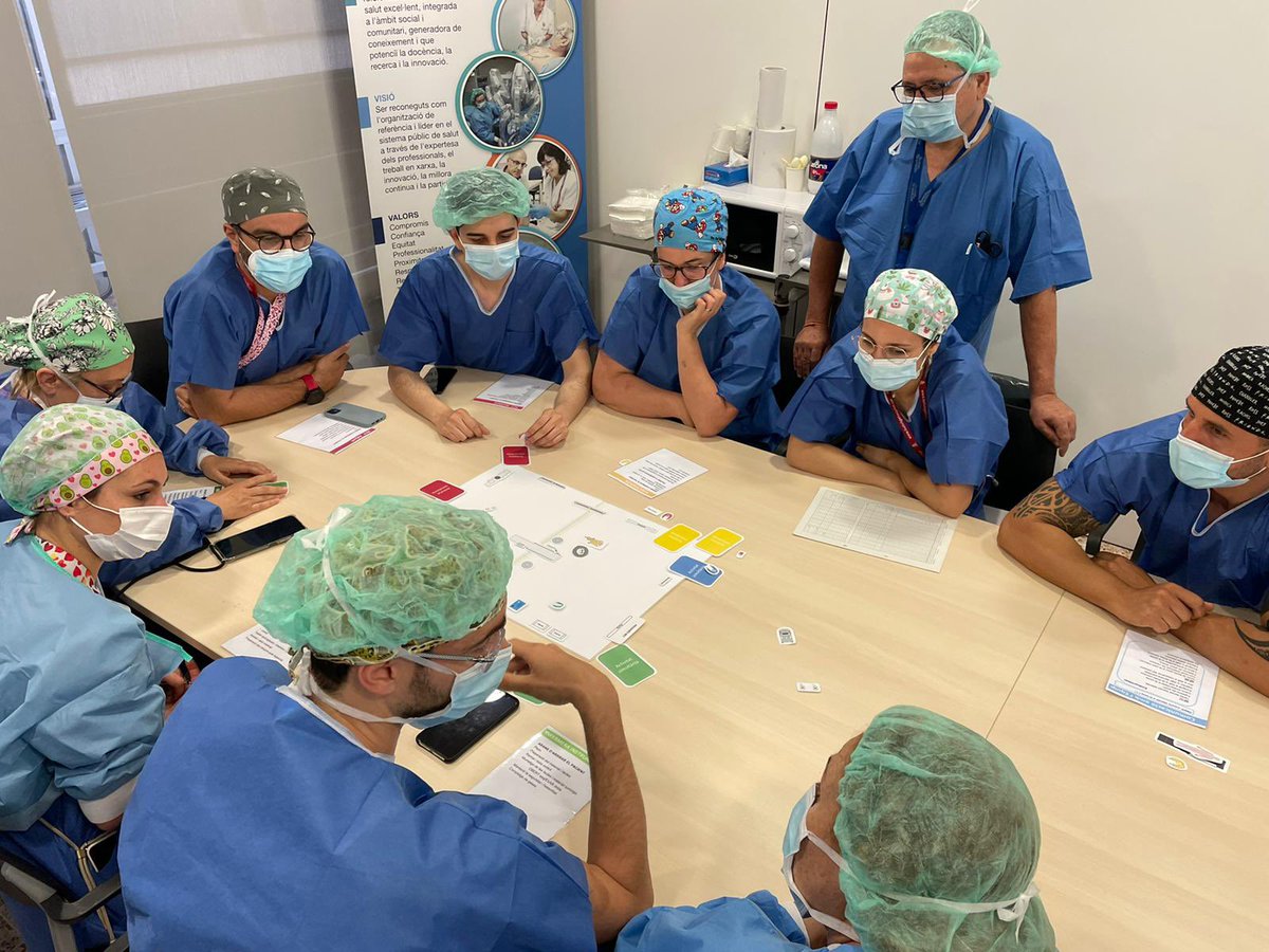 eiborrae's tweet photo. We learn by playing. Gamification in vascular surgery. Improving in RAAA management. #Teamwork @acv_hub @eiborrae @Mk48828333 #orgullbellvitge https://t.co/2TACalZaui