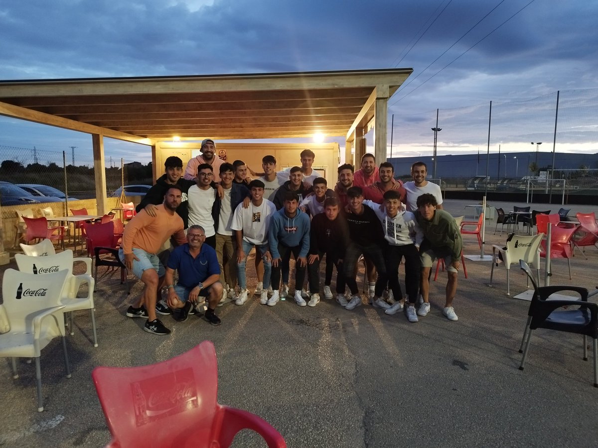 Más unidos que nunca. Mañana a las 11:30 os esperamos a todos. Si alguno pensaba que nos ibamos a poner a llorar no nos conoce💪♥️