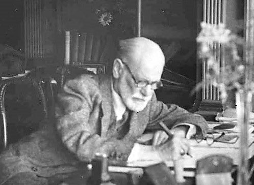 “C’est le besoin de vous dire donc à quel point j’admire l’art avec lequel votre langue épouse les pensées, tout comme des vêtements que l’on imagine transparents épousent le corps de certaines statues antiques.”

Letre de Sigmund Freud à Stefan Zweig, 1931