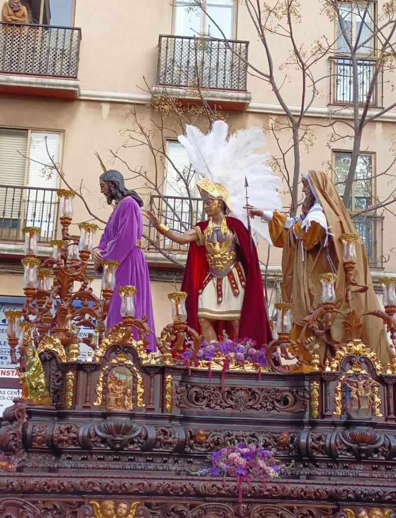 Y no nos dejes caer... #Humildadzgz #Dulcenombrezgz #Humildadzaragoza #Privilegiado