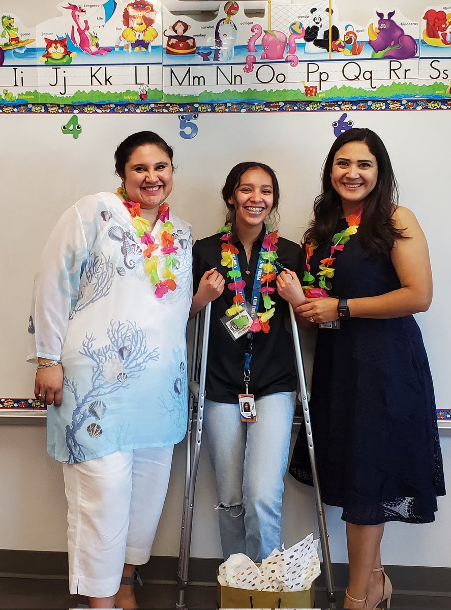 nrede_OKES's tweet photo. @DAvila_JCE &amp; I were so grateful to work with our Pebble Hills High School ACE intern, Miss Ibarra. We would like to congratulate her on graduating in June! 🎓 👩‍🎓 #TeamSISD #CommittedtoRise https://t.co/uBC7d6gHxK