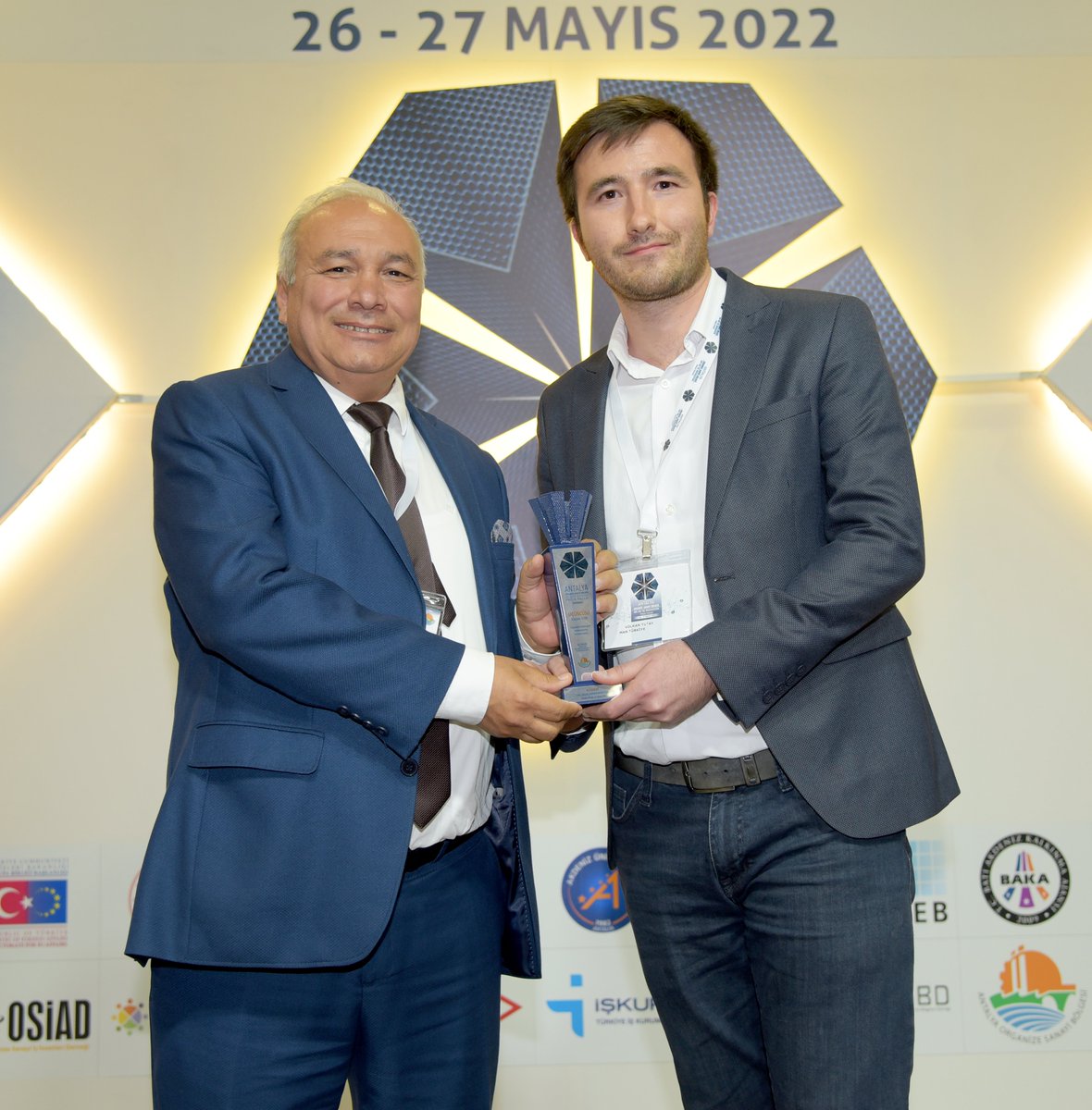 AntalyaOSB's tweet image. Antalya OSB Ar-Ge &amp;amp; İnovasyon Proje Pazarı 2022 Etkinliği ENERJİ, MAKİNE, ELEKTRİK-ELEKTRONİK, İNŞAAT, YAZILIM, BİLİŞİM, YAPAY ZEKA kategorisi
🥉ÜÇÜNCÜSÜ Volkan TUTAY
🥈İKİNCİSİ Arif Sercan EREZ
🥇BİRİNCİSİ Zahra R. NAVAZİ
Dereceye giren projeleri ve bilim insanlarımızı kutlarız.