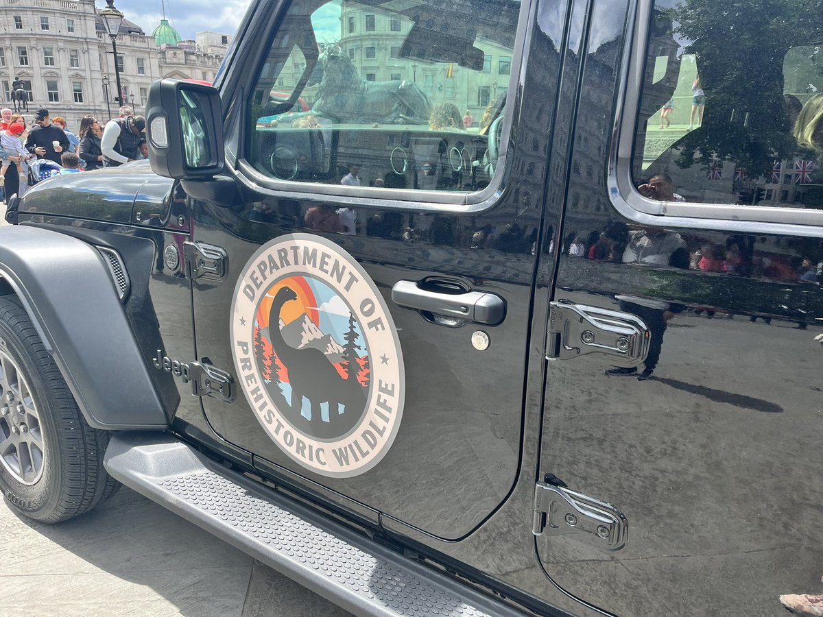 MeganAnneFilm's tweet photo. Absolutely loosing my mind today in London! Such a big fan and it’s made my day 😌 #JurassicWorldDominion #JurassicLondon https://t.co/BO6qRmDx0u