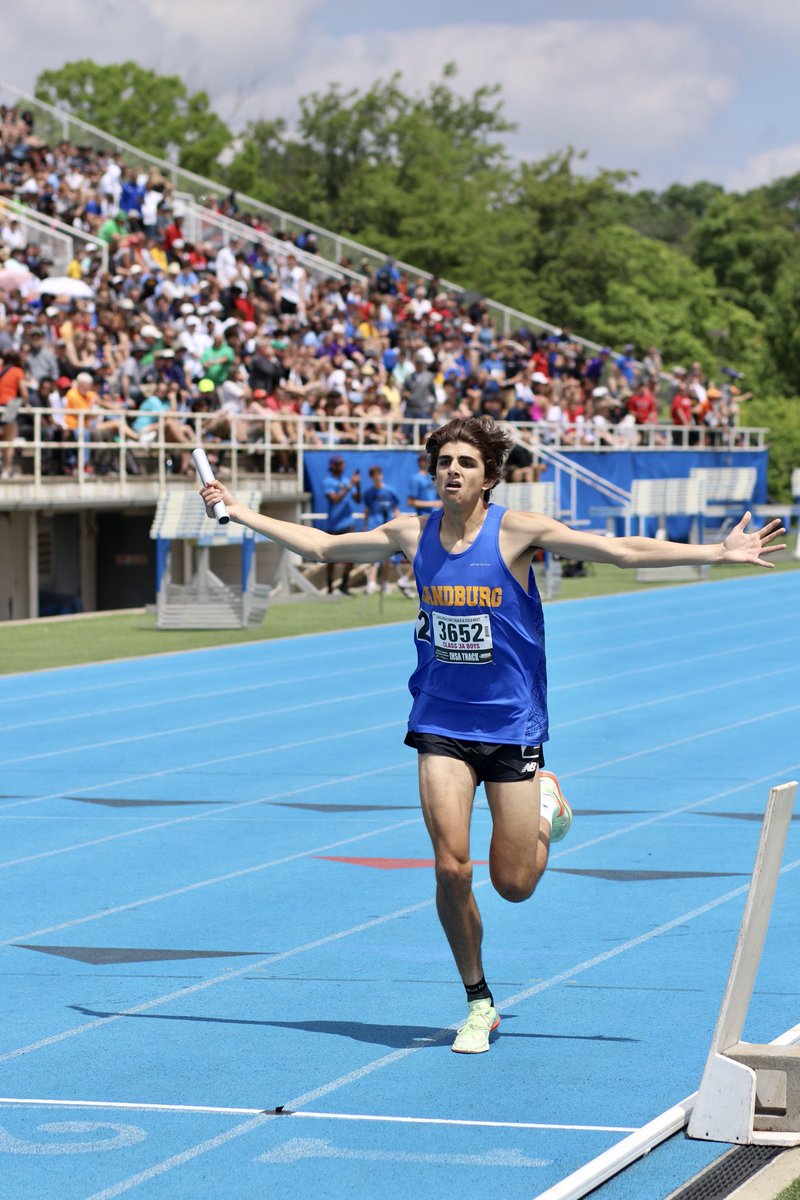 They did it again, 4x8 State Champions. ⁦<a href="/SandburgCC/">SandburgCC</a>⁩