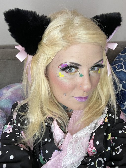 Finished my livestream makeup.. what do you think? Difficult to do during #LovenseOrgy #LovenseOrgy2022<a href="/tag/findom"class="tags"><span>#findom</span></a><a href="/tag/tattooedmodel"class="tags"><span>#tattooedmodel</span></a><a href="/tag/paypig"class="tags"><span>#paypig</span></a><a href="/tag/cashapp"class="tags"><span>#cashapp</span></a><a href="/tag/onlyfansbabe"class="tags"><span>#onlyfansbabe</span></a>