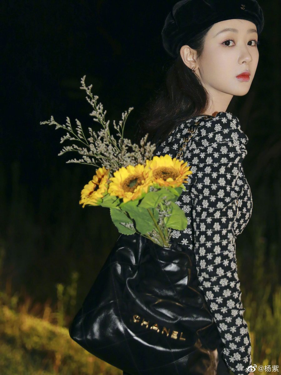 midnightbliss01's tweet photo. #YangZi https://t.co/WlXq2m9Ven