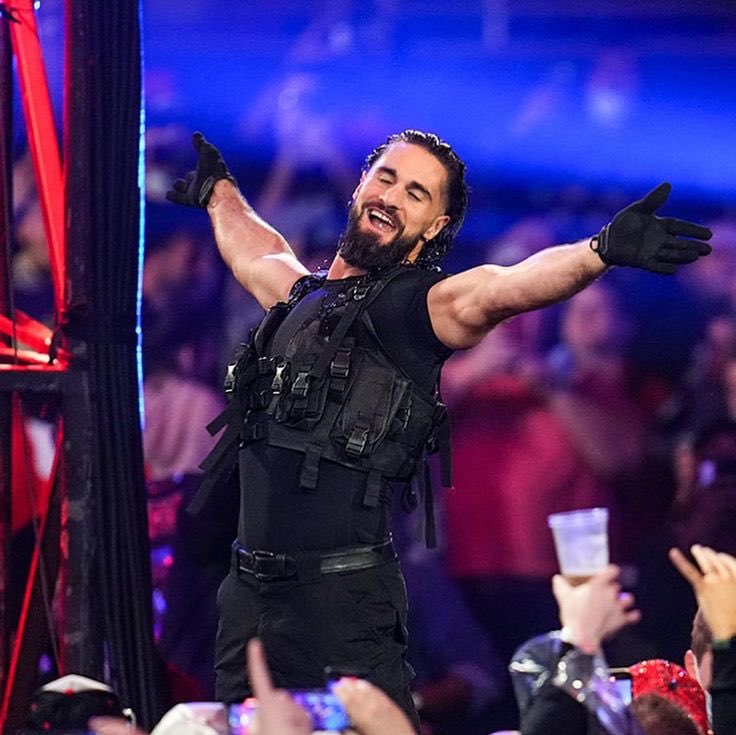 Happy Birthday to this mence himself, Seth Rollins <3 