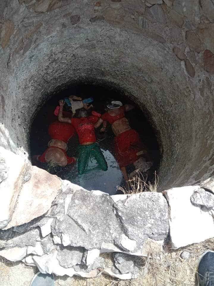 AslamChopdar11's tweet photo. बहुत ही दुःखद घटना
दूदू(राजस्थान) में मीणा समाज के एक ही परिवार के पांच सदस्यों की लाश कुँए में मिली।पिछली 25th मई को इनकी गुमशुदगी की रिपोर्ट लिखवाई गई थी। प्रशासन तत्काल मामले की सत्यता की जांच कर परिवारजनों को न्याय प्रदान करे।
@RajCMO https://t.co/87JS9SNfh3