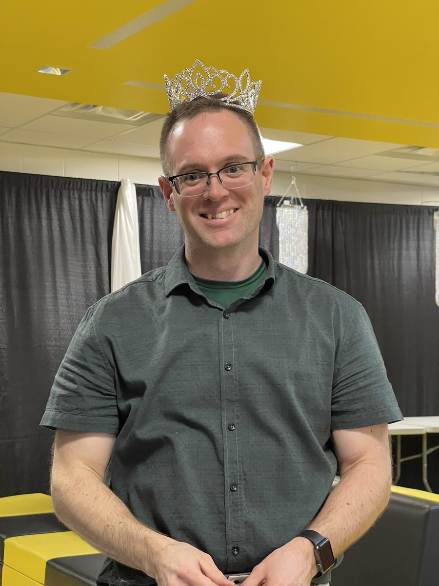 Colleendubh's tweet image. Beautiful Job Mr.Phinney of Composite High #graduation2022 @FMPSD @CompMinerTweets we ♥️u!