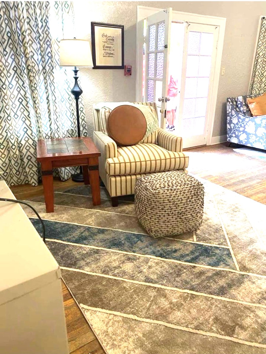 AlphaHomeSATX's tweet photo. On May 13, 2022, we shared the art community project and selected Alpha Home as this year's project. Here are some of the excellent renovations. 
#artcommunity #alphahomesatx #blessed #recoveryispossible https://t.co/m7Jxf6MurA