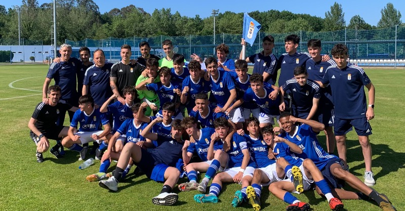 RealOviedo's tweet photo. 💙🙌 Orgullosos del campeonato de nuestro Juvenil B. ¡Enhorabuena, equipazo! 🔝🏆

#CanteraRO 
#RealOviedo 🔵⚪