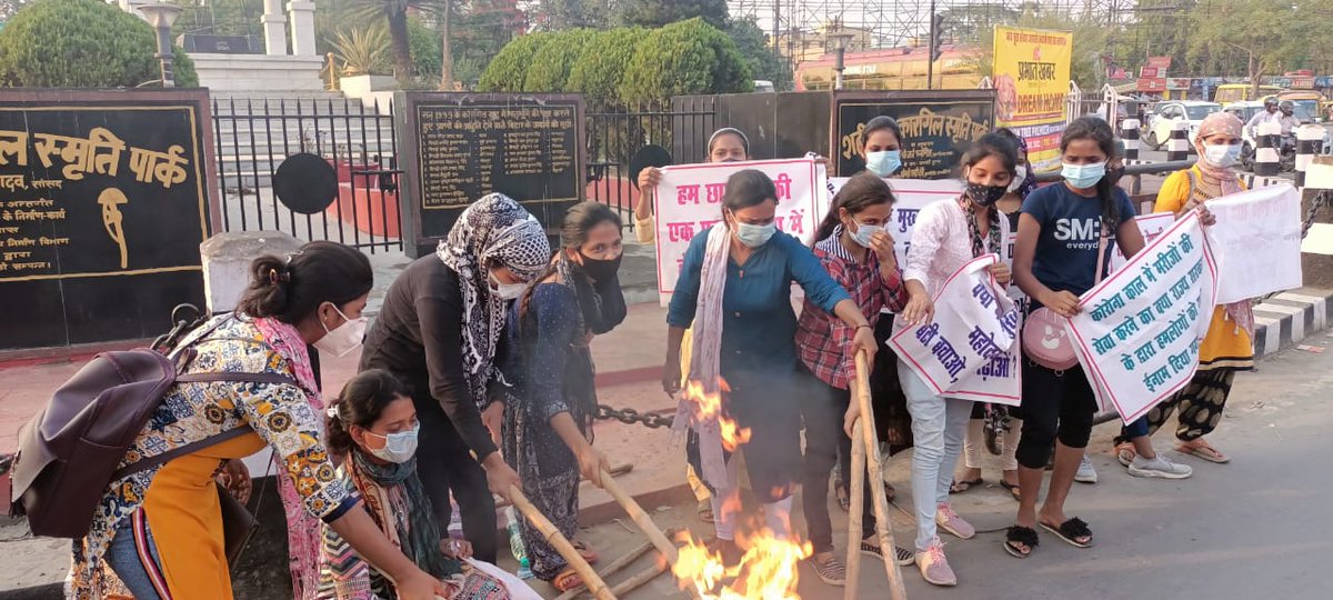 vishwajeet_aisf's tweet photo. PMCH #GNM छात्राओं को न्याय दो!
PMCH में उनकी शिक्षा और पटना में छात्रावास की गारंटी दो...
नहीं तो शिक्षा व बेटी विरोधी सरकार नहीं चलेगा।
@NitishKumar 
@mangalpandeybjp 
@BiharHealthDept 
@pmch
@Prerna112002 https://t.co/6hMovbAfBn