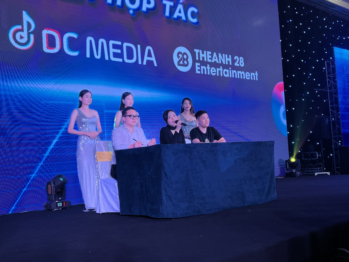 theanh28th's tweet photo. #Theanh28 ký lễ hợp tác chiến lược cùng Dcgr &amp; Fado https://t.co/rBi1W9k2wE