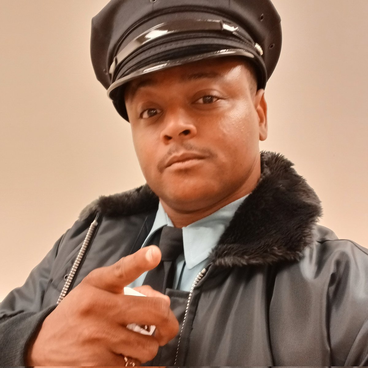 1JOURNE's tweet photo. @TMZ @TooFab https://t.co/kyFVtaF9qN