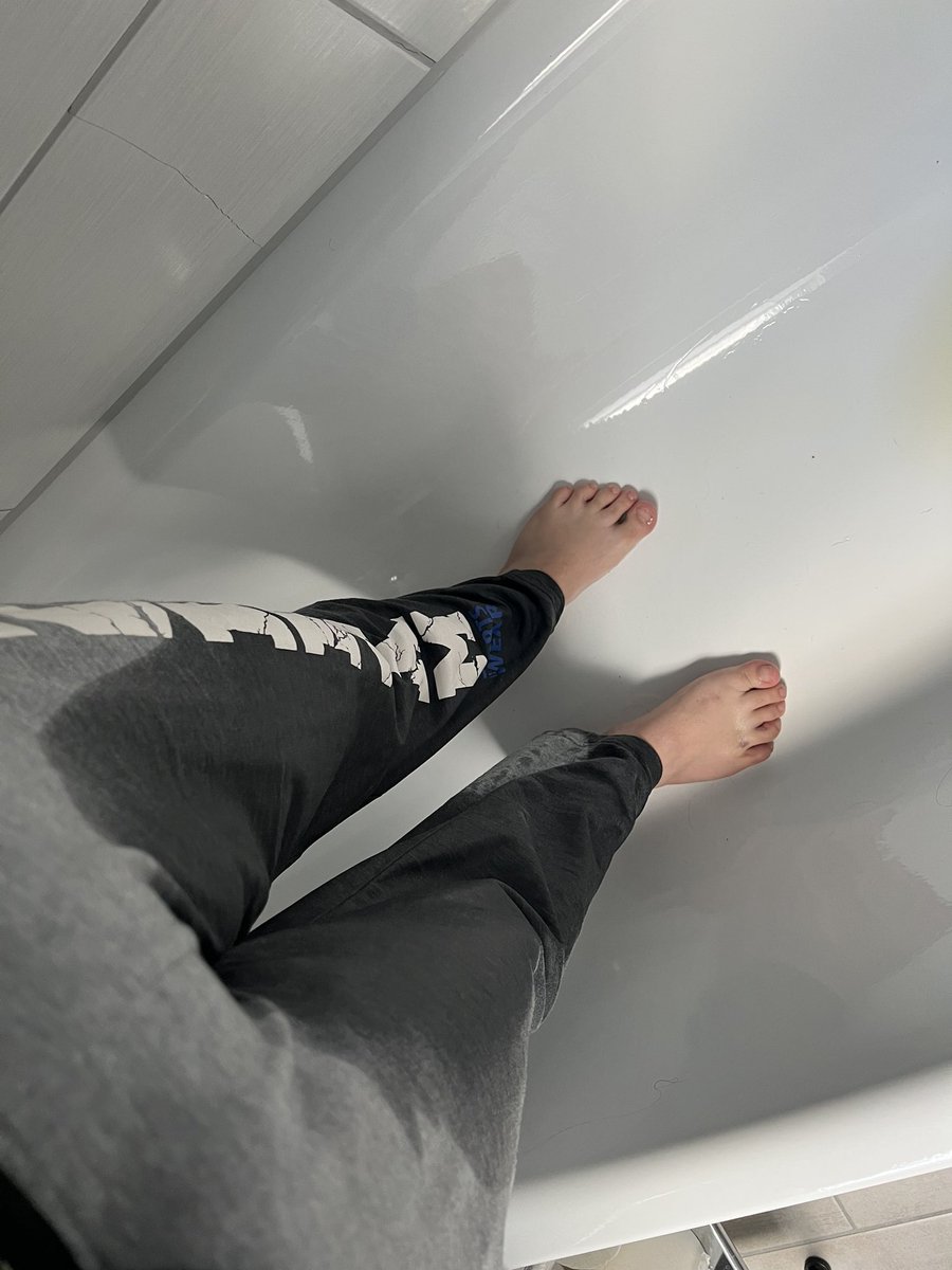 Daddy? Can you help me? I had a accident 🥺