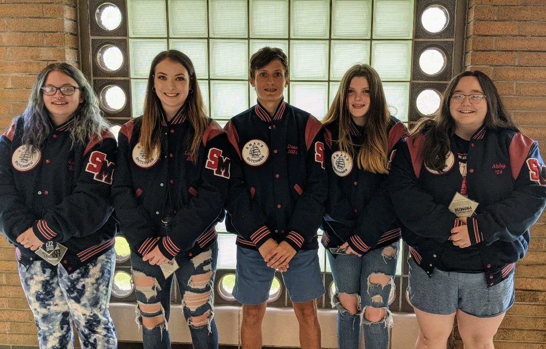 SMAHSMUSIC's tweet photo. Congratulations to our newest Letter Jacket recipients who received their jackets at our Music Banquet and Awards last night! Julia, Lauren, Dean, Kendall, and Abby have all been on a competitive team for two seasons.
#GoDutchMusic
#SailingForward https://t.co/IyOefir0Q5