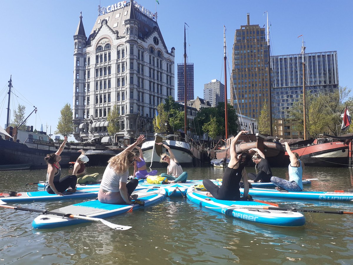 010Sports's tweet photo. @010byday, hoe vind je de SUP Yoga foto's in de Oude Haven? https://t.co/b7UBzoz5I3