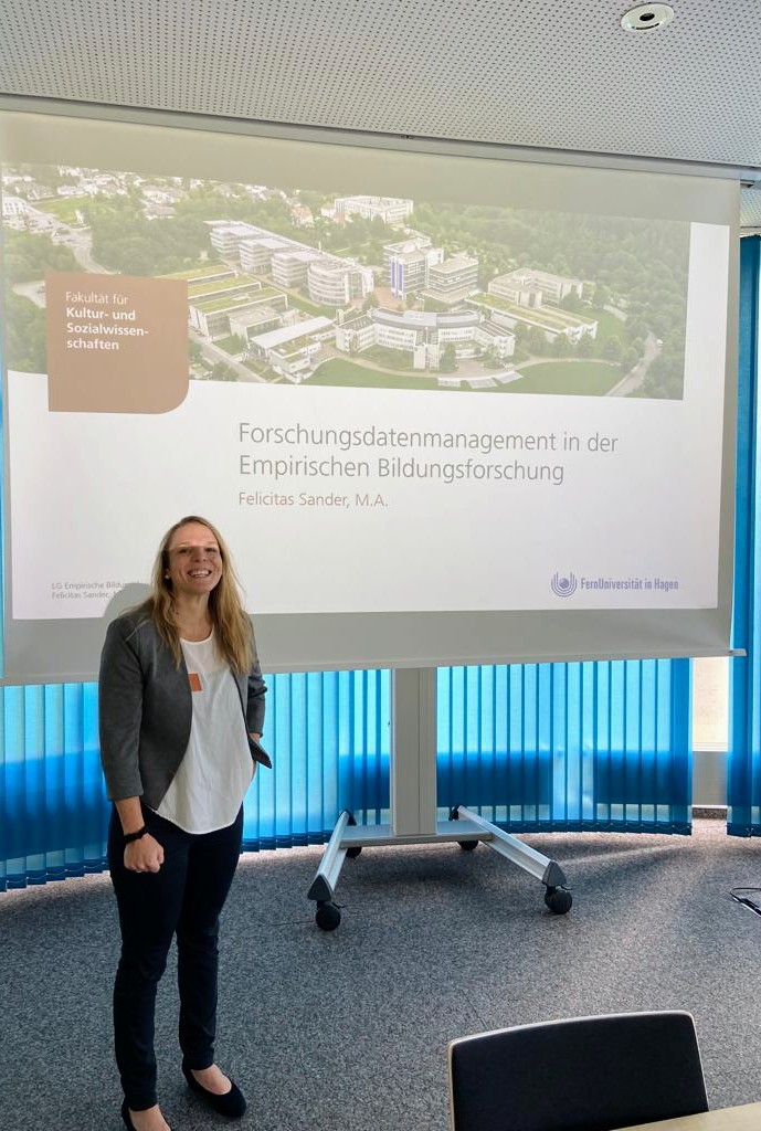 Felicitas Sander (@felisander_) on Twitter photo Schön wars!
Danke auch an <a href="/VerbundFDB/">VerbundFDB</a>. Endlich konnte ich meine Kenntnisse auch an weitere interessierte Forscher*innen weitergeben!
#SpringSchool2022 #Forschungsdatenmanagement #Bildungsforschung
@zebohagen <a href="/fernunihagen/">FernUniversität</a> Schön wars!
Danke auch an <a href="/VerbundFDB/">VerbundFDB</a>. Endlich konnte ich meine Kenntnisse auch an weitere interessierte Forscher*innen weitergeben!
#SpringSchool2022 #Forschungsdatenmanagement #Bildungsforschung
@zebohagen <a href="/fernunihagen/">FernUniversität</a>