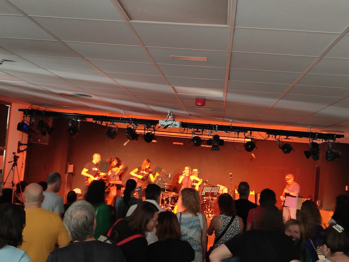 Concierto Rock por la Sanidad Pública. #HijasDelMezcal #MalditoBlues.
Gracias <a href="/sanidadrivas/">Rivas con la sanidad pública</a>