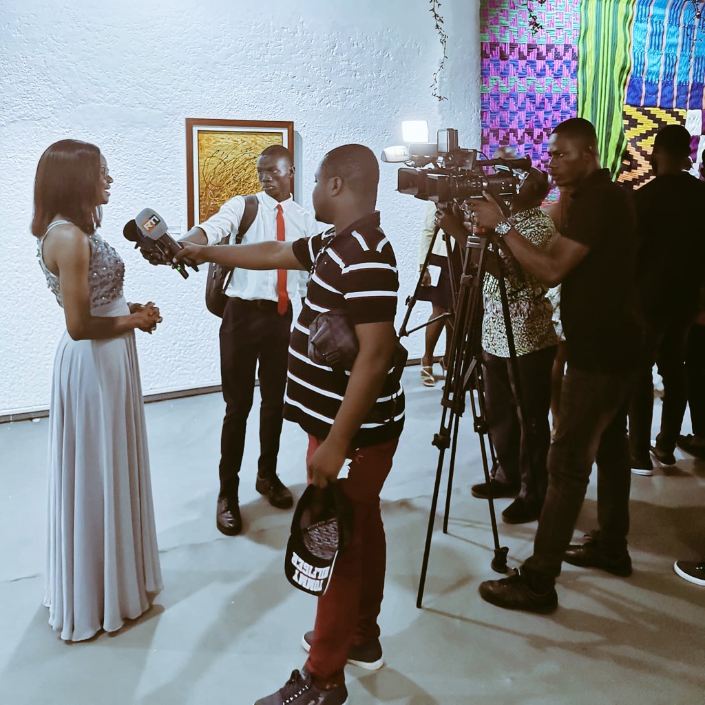 Jacobleu1's tweet photo. MERCI à tous pour votre présence   au Vernissage de l'EXPOSITION "RECONNAISSANCE" de YSIE à la Fondation BJKD, ce Vendredi 27 mai. L'exposition reste visible jusqu'au 26 juin. A voir absolument ! Localisation : https://t.co/HvfRpmTYRX
+225 0150121340.
#jacobleu #FondationBJKD https://t.co/4aTJyf7dpC