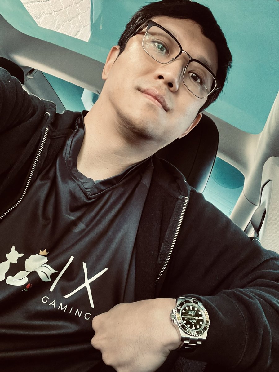 ixdavidsb's tweet photo. It's GAMEDAY. I'm ready baby, season 1 throwback jersey. Bad morning selfie from Whole Foods, but hey I'm gonna eat right and cheer hard.
@IXgaming_ FTW
@PokemonUnite
@UniteEsports
#IXWIN https://t.co/lIKsV5goeC