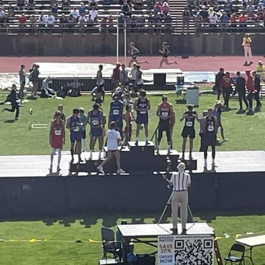 Waverly_Schools's tweet photo. Lane Bartley takes 3rd in 110 Hurdles at State Track!! Way to go, Lane!
#itsagreatdaytobeabulldog https://t.co/9V8e6md7te