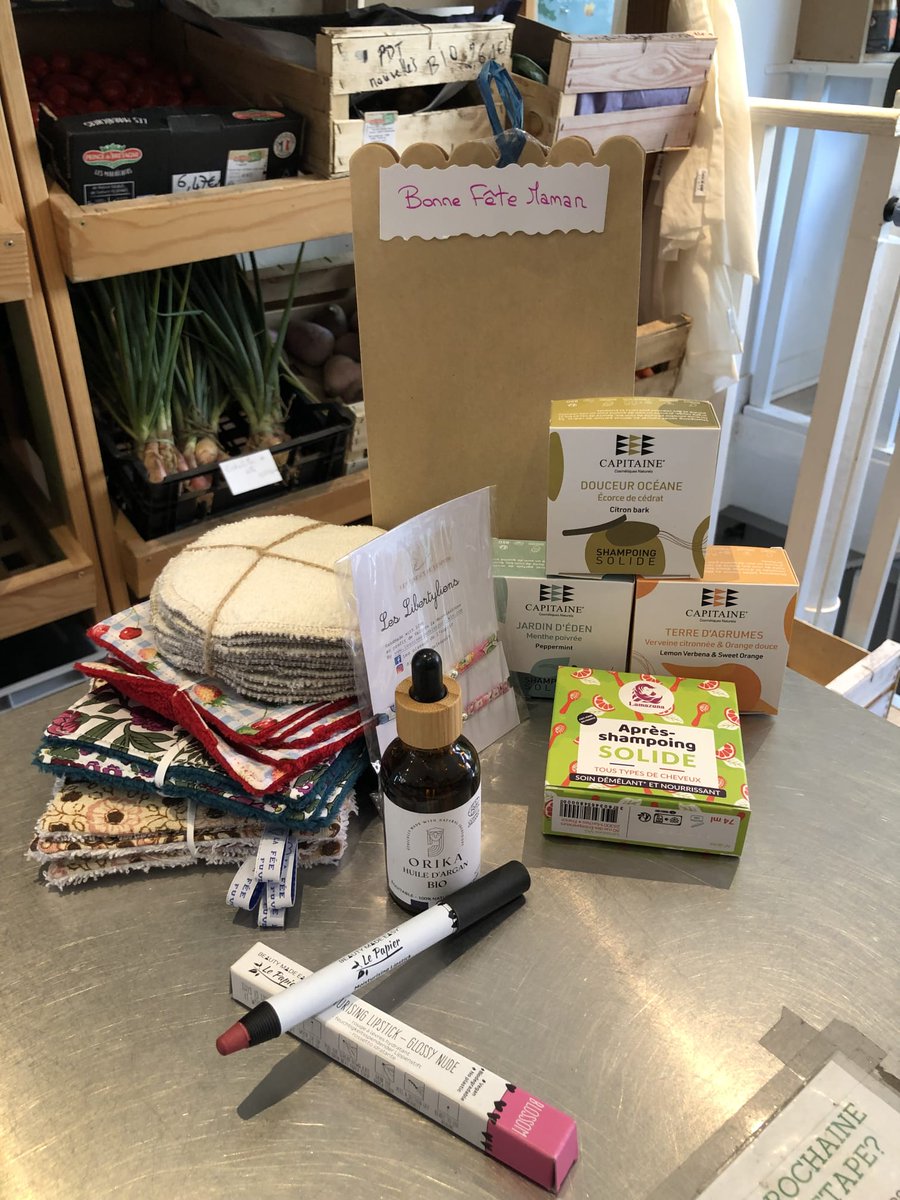 Une belle sélection à offrir, dans un esprit #zerodechet, et produits #bio, c'est à la <a href="/FrenchCoop/">LesAmisdelaFrenchCoop</a> 👸🏻 au 23 rue de Bretagne! #fetedesmeres #bonnefetemaman #epicerieparticipative #cooperativealimentaire #onnapasquedeslegumes