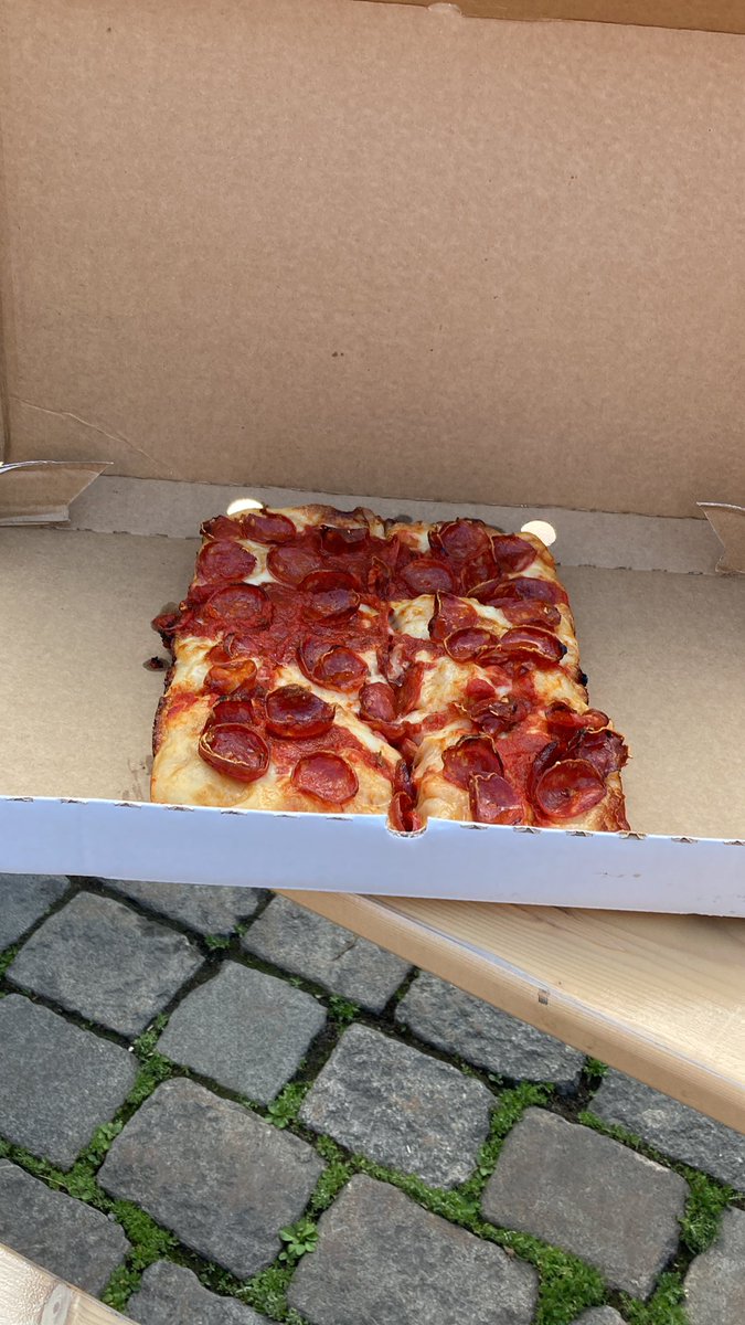 6 biter pizza til den nette pris av 300kr på youngstorget i kveld 🥰 <a href="/Fotballfesten/">Fotballfesten</a>