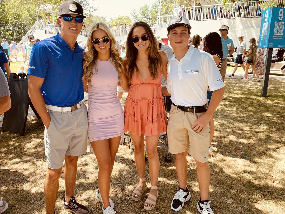 CSChallengeFW's tweet photo. Colonial #FairwayFashion 
#CharlesSchwabChallenge https://t.co/tLkUyNyYph
