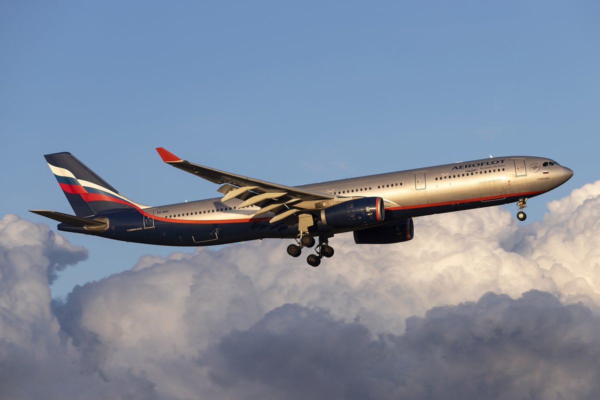 airwaysmagazine's tweet image. Find out why China is prohibiting some Russian Boeing and Airbus aircraft from flying through its territory. #AirspaceClosure #China #ChineseAviation #LeasedAircraft #RussianAviation #RussianSanctions #UkraineInvasion #UkraineWar #RussianAircraft

airwaysmag.com/china-closes-a…