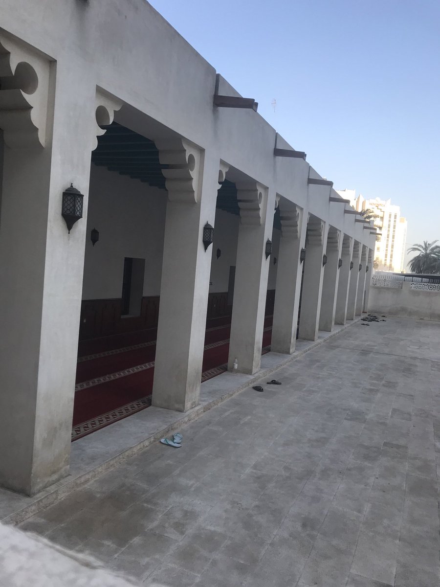 _FahadAlMalki's tweet photo. مسجد بن عبيد 1935 في اسلطه القديمه الاثر الوحيد الذي تبقى في هذه المنطقة ازوره واصلي فيه كلما اخذني الحنان للفريج وكان يفصل بيننا وبينه داعوس (ممر) وكان العوضي الله يرحمه هو امام المسجد69-79 احلى ذكريات الصبا كانت في #شرق https://t.co/ilvHK9cxNf