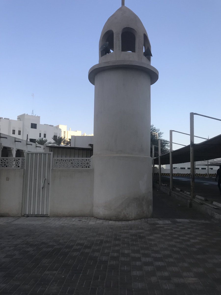 _FahadAlMalki's tweet photo. مسجد بن عبيد 1935 في اسلطه القديمه الاثر الوحيد الذي تبقى في هذه المنطقة ازوره واصلي فيه كلما اخذني الحنان للفريج وكان يفصل بيننا وبينه داعوس (ممر) وكان العوضي الله يرحمه هو امام المسجد69-79 احلى ذكريات الصبا كانت في #شرق https://t.co/ilvHK9cxNf