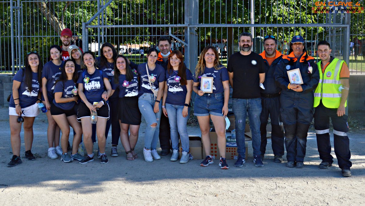 4clave's tweet photo. Ayer. 27 de Mayo de 2022, acompañamos a @Asc_SONRISAS y a @ymca_esp en el #IIIEncuentroSonrisas con la participación de @policia, @policiademadrid, @SAMUR_PC @equipo_canino, @BomberosMad, #VoluntariosMapfre y #CorazonesConBata https://t.co/duwqNpRuKx