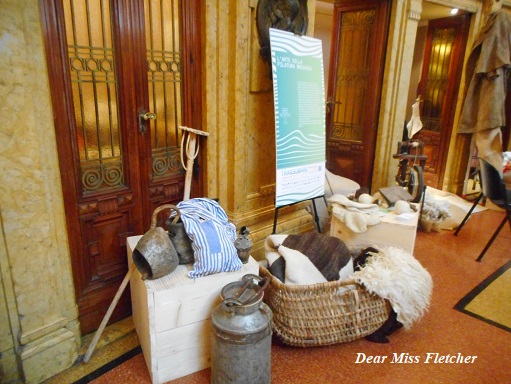 Miss_S_Fletcher's tweet photo. Ancora immagini da #TransumareFestival: a Palazzo Ducale  e al Palazzo della Borsa di #Genova i laboratori,  le iniziative e gli spettacoli per scoprire con i parchi della #Liguria la bellezza della biodiversità e le tradizioni della nostra terra.  
#CamBioVia #InterregLiguria https://t.co/bsj11uRJMt