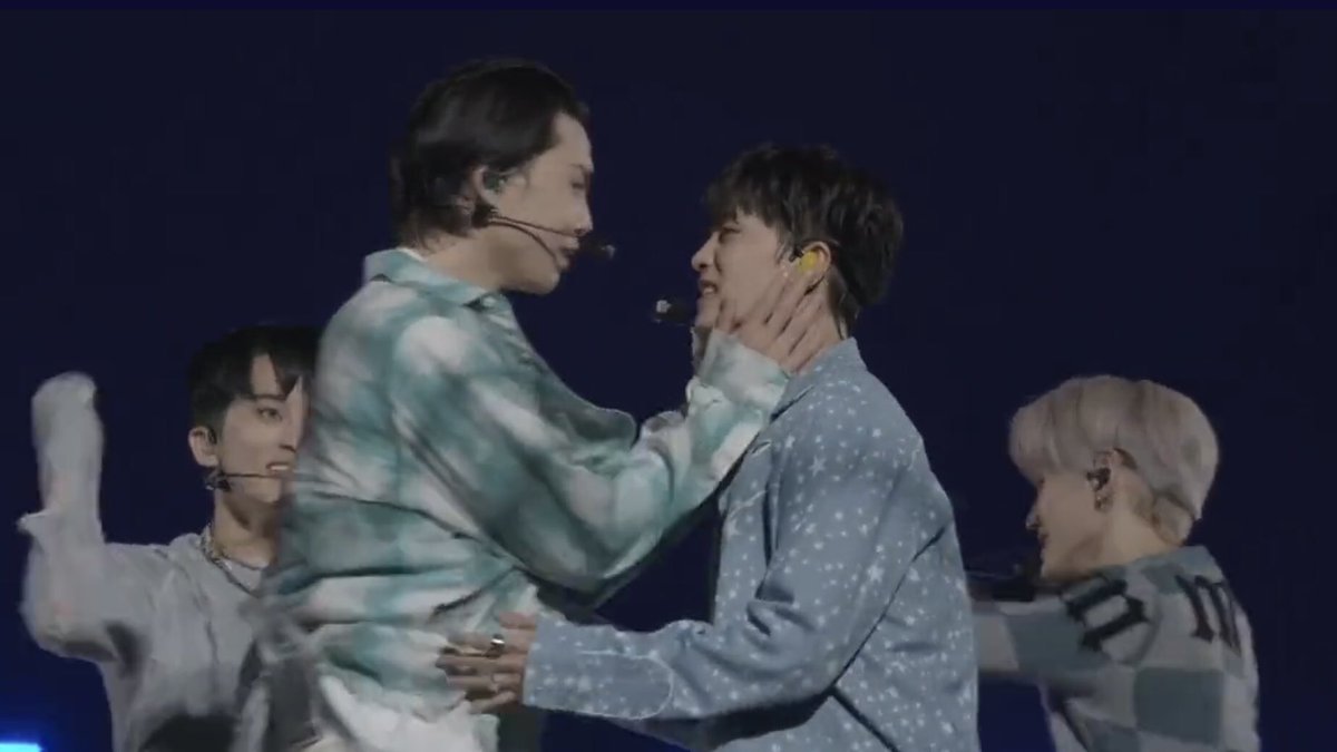 แล้วต้องใกล้ขนาดไหนพ่อถึงจะพอใจจจจจจ พ่อยิ้มอะะะะ เนี่ยยยยย เพื่อนล้อแน่ว่าเป็นแฟนกัน ว๊ายๆจอนอิลเป็นแฟนกัน งี้เลยจิง #johnil